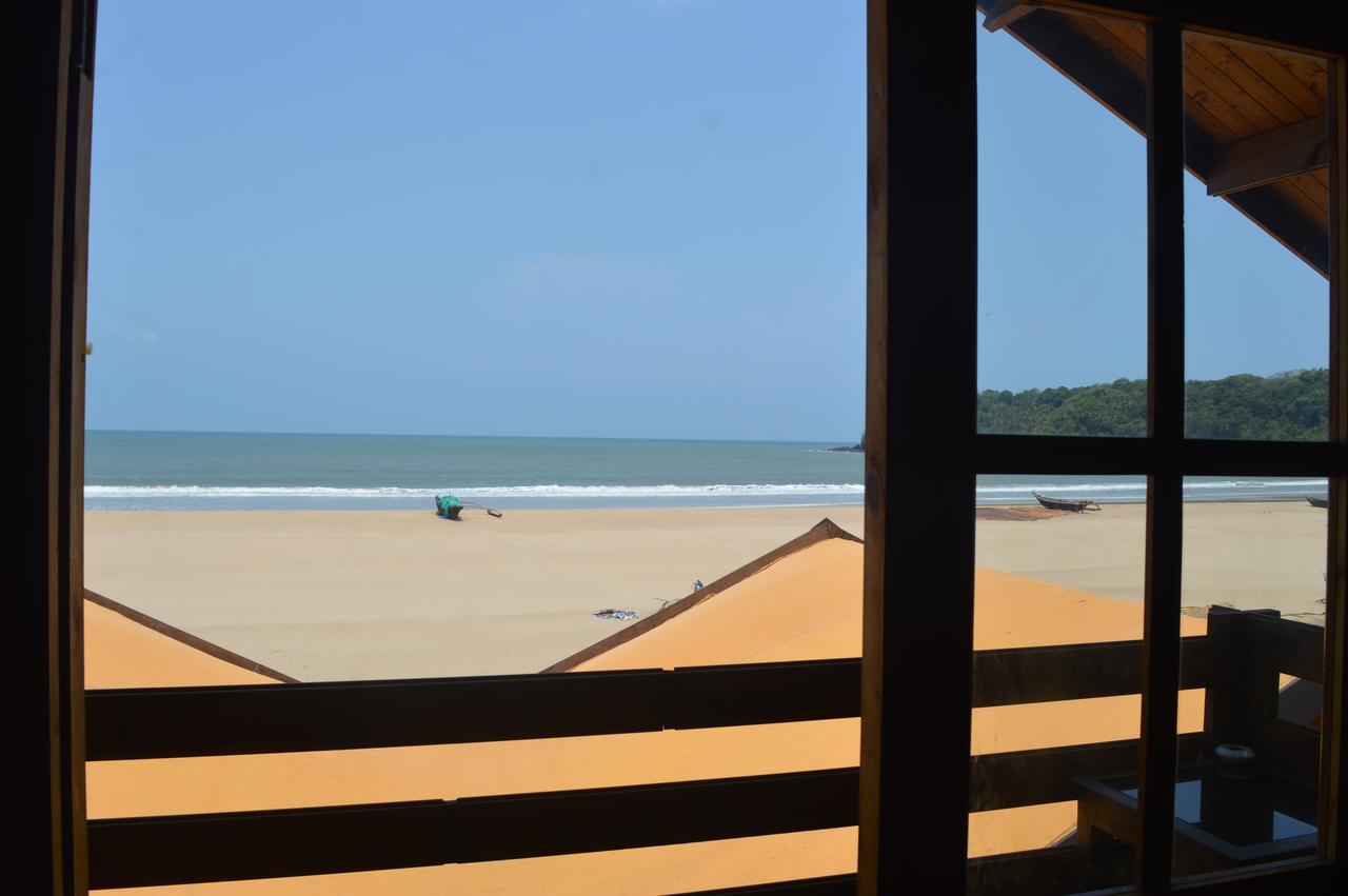 Anantra Sea View Resort Agonda Bilik gambar